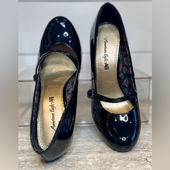 AMERICAN EAGLE black Glossy Shiny Patent Leather 4" Heels w/ Strap. Women Size 6 - Picture 2 of 4